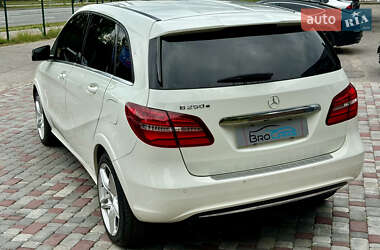Хэтчбек Mercedes-Benz B-Class 2016 в 