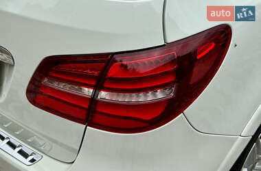 Хэтчбек Mercedes-Benz B-Class 2016 в 