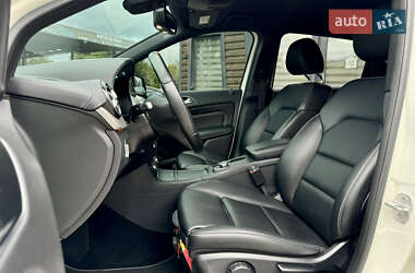 Хэтчбек Mercedes-Benz B-Class 2016 в 