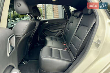 Хэтчбек Mercedes-Benz B-Class 2016 в 