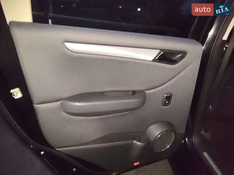 Хэтчбек Mercedes-Benz B-Class 2010 в Днепре