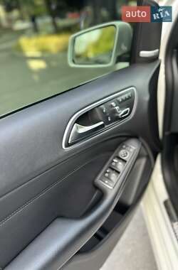 Хэтчбек Mercedes-Benz B-Class 2016 в 
