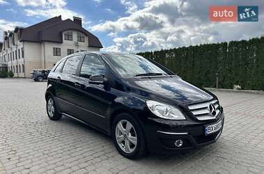 Хэтчбек Mercedes-Benz B-Class 2009 в 