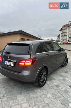 Хэтчбек Mercedes-Benz B-Class 2016 в 