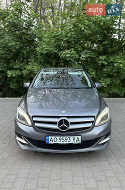 Хэтчбек Mercedes-Benz B-Class 2016 в 