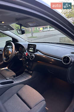 Хэтчбек Mercedes-Benz B-Class 2016 в 