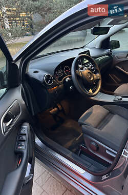 Хэтчбек Mercedes-Benz B-Class 2016 в 
