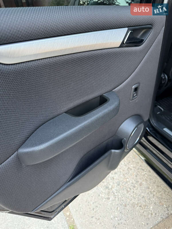 Хэтчбек Mercedes-Benz B-Class 2010 в Одессе фото 75 Хэтчбек Mercedes-Benz B-Class 2010 в Одессе