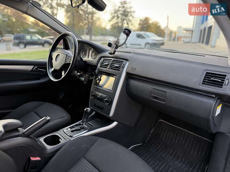 Хэтчбек Mercedes-Benz B-Class 2011 в Киеве