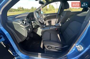 Хэтчбек Mercedes-Benz B-Class 2016 в 