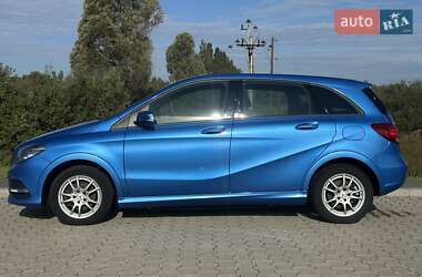 Хэтчбек Mercedes-Benz B-Class 2016 в 