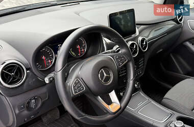 Хетчбек Mercedes-Benz B-Class 2016 в 