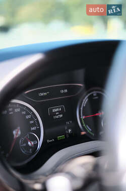Хэтчбек Mercedes-Benz B-Class 2015 в 