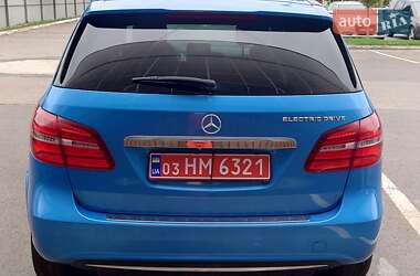 Хэтчбек Mercedes-Benz B-Class 2015 в 