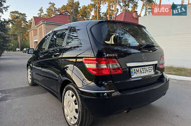 Хэтчбек Mercedes-Benz B-Class 2009 в 