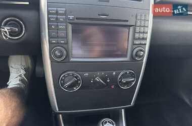 Хэтчбек Mercedes-Benz B-Class 2009 в 