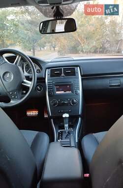 Хэтчбек Mercedes-Benz B-Class 2010 в 
