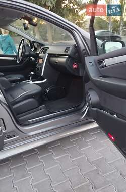 Хэтчбек Mercedes-Benz B-Class 2010 в 