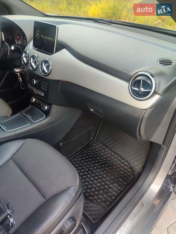 Хэтчбек Mercedes-Benz B-Class 2015 в Горохове