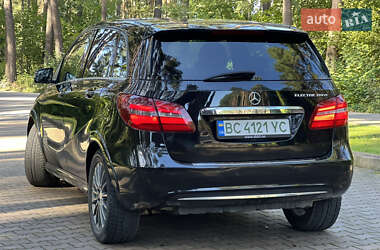 Хэтчбек Mercedes-Benz B-Class 2015 в 