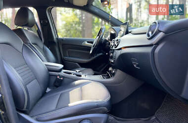 Хэтчбек Mercedes-Benz B-Class 2015 в 