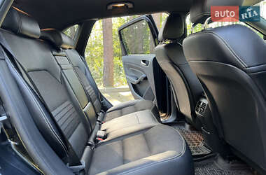 Хэтчбек Mercedes-Benz B-Class 2015 в 