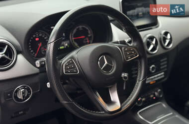 Хэтчбек Mercedes-Benz B-Class 2016 в 
