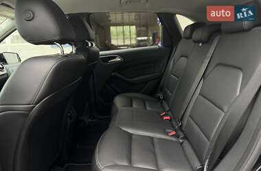 Хэтчбек Mercedes-Benz B-Class 2016 в 