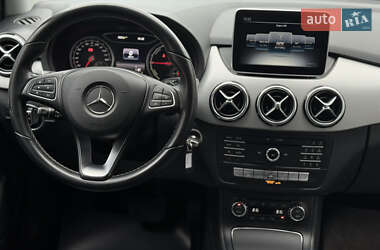 Хэтчбек Mercedes-Benz B-Class 2016 в 