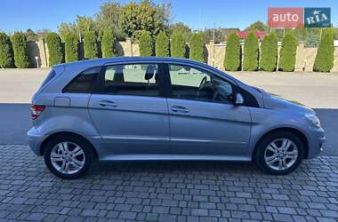 Хэтчбек Mercedes-Benz B-Class 2010 в 