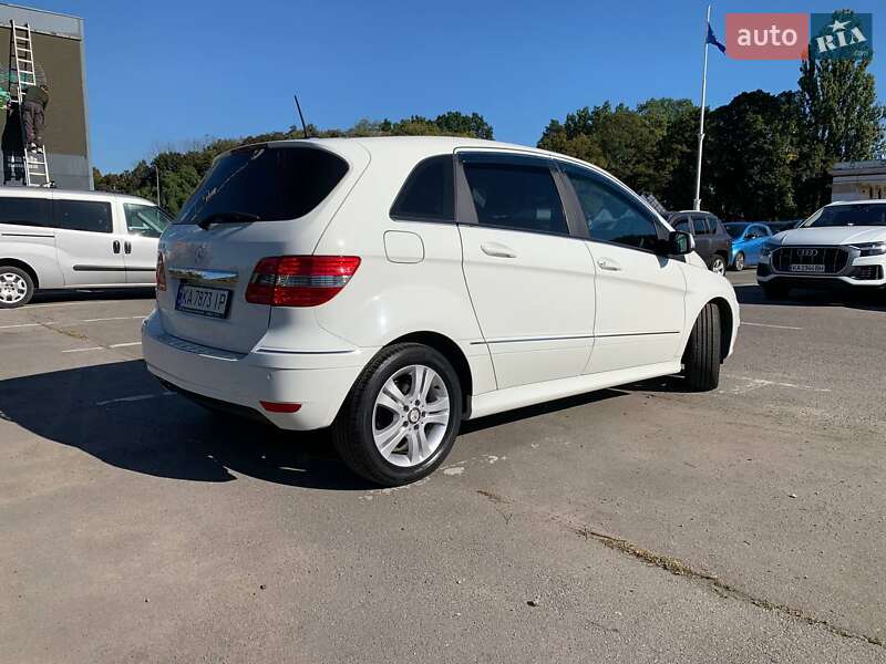 Хэтчбек Mercedes-Benz B-Class 2010 в Киеве