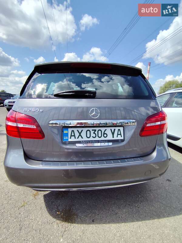 Хэтчбек Mercedes-Benz B-Class 2016 в Харькове фото 3 Хэтчбек Mercedes-Benz B-Class 2016 в Харькове