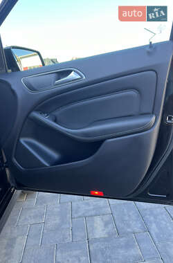 Хэтчбек Mercedes-Benz B-Class 2015 в 