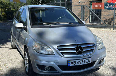 Хэтчбек Mercedes-Benz B-Class 2010 в 