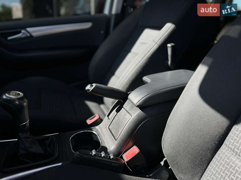 Хэтчбек Mercedes-Benz B-Class 2010 в Виннице фото 28 Хэтчбек Mercedes-Benz B-Class 2010 в Виннице