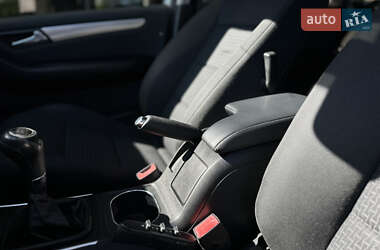 Хэтчбек Mercedes-Benz B-Class 2010 в 