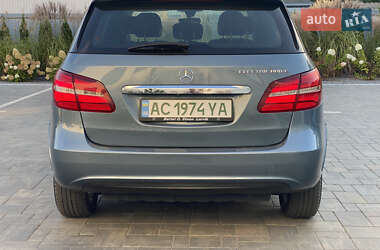Хэтчбек Mercedes-Benz B-Class 2015 в 