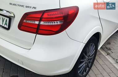 Хэтчбек Mercedes-Benz B-Class 2015 в 