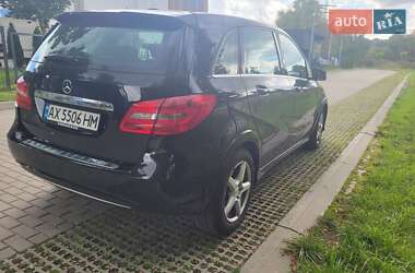 Хэтчбек Mercedes-Benz B-Class 2014 в 
