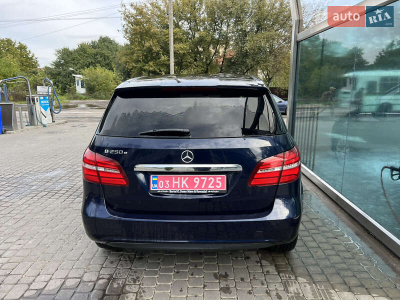 Хэтчбек Mercedes-Benz B-Class 2017 в Львове