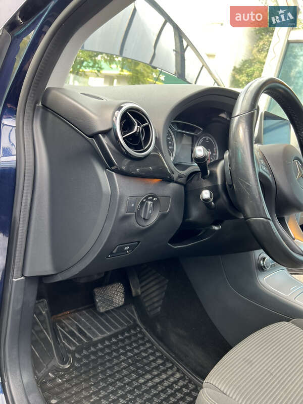 Хэтчбек Mercedes-Benz B-Class 2017 в Львове