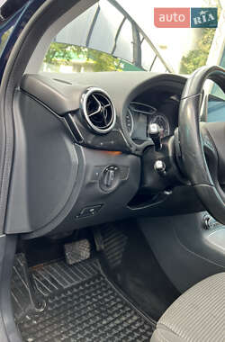 Хэтчбек Mercedes-Benz B-Class 2017 в 
