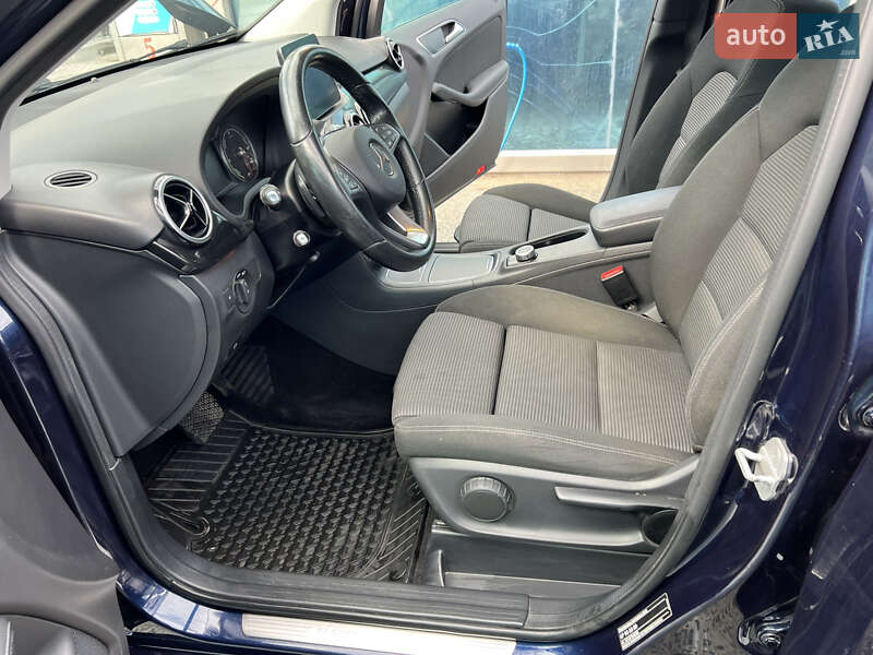 Хэтчбек Mercedes-Benz B-Class 2017 в Львове
