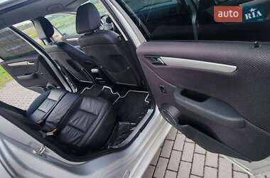 Хэтчбек Mercedes-Benz B-Class 2011 в 