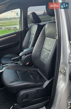 Хэтчбек Mercedes-Benz B-Class 2011 в 
