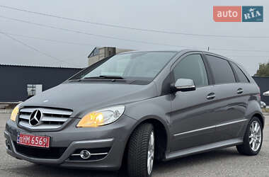 Хэтчбек Mercedes-Benz B-Class 2009 в 