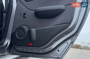 Хэтчбек Mercedes-Benz B-Class 2009 в 