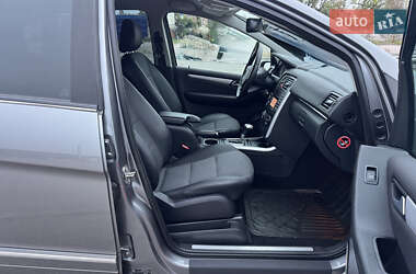 Хэтчбек Mercedes-Benz B-Class 2009 в 