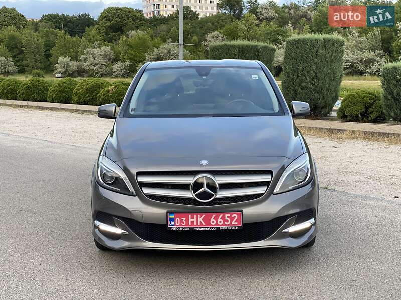 Хэтчбек Mercedes-Benz B-Class 2017 в 