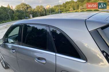 Хэтчбек Mercedes-Benz B-Class 2017 в 